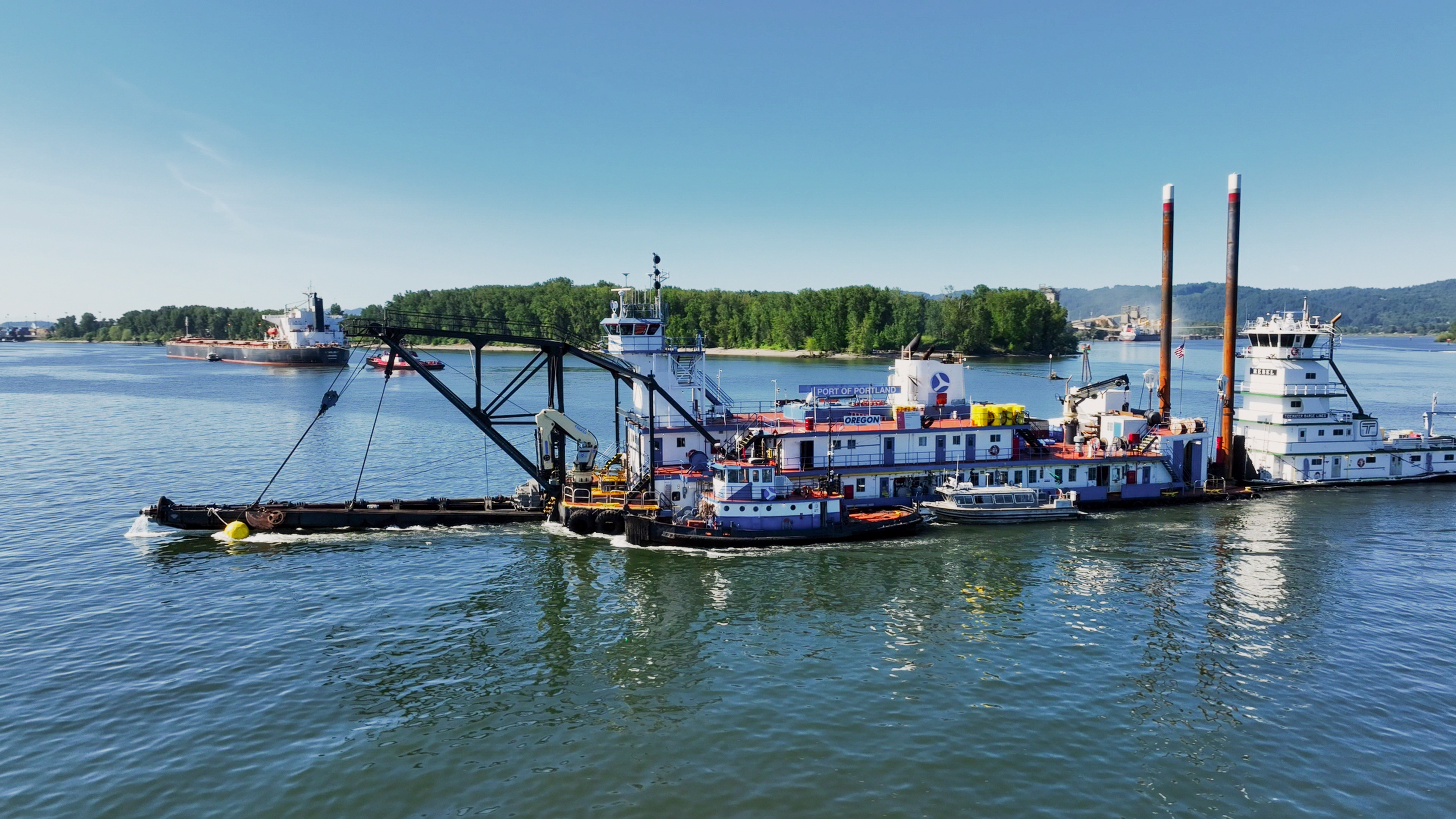 Dredge Oregon wraps up season helping maintain the Columbia River for international trade