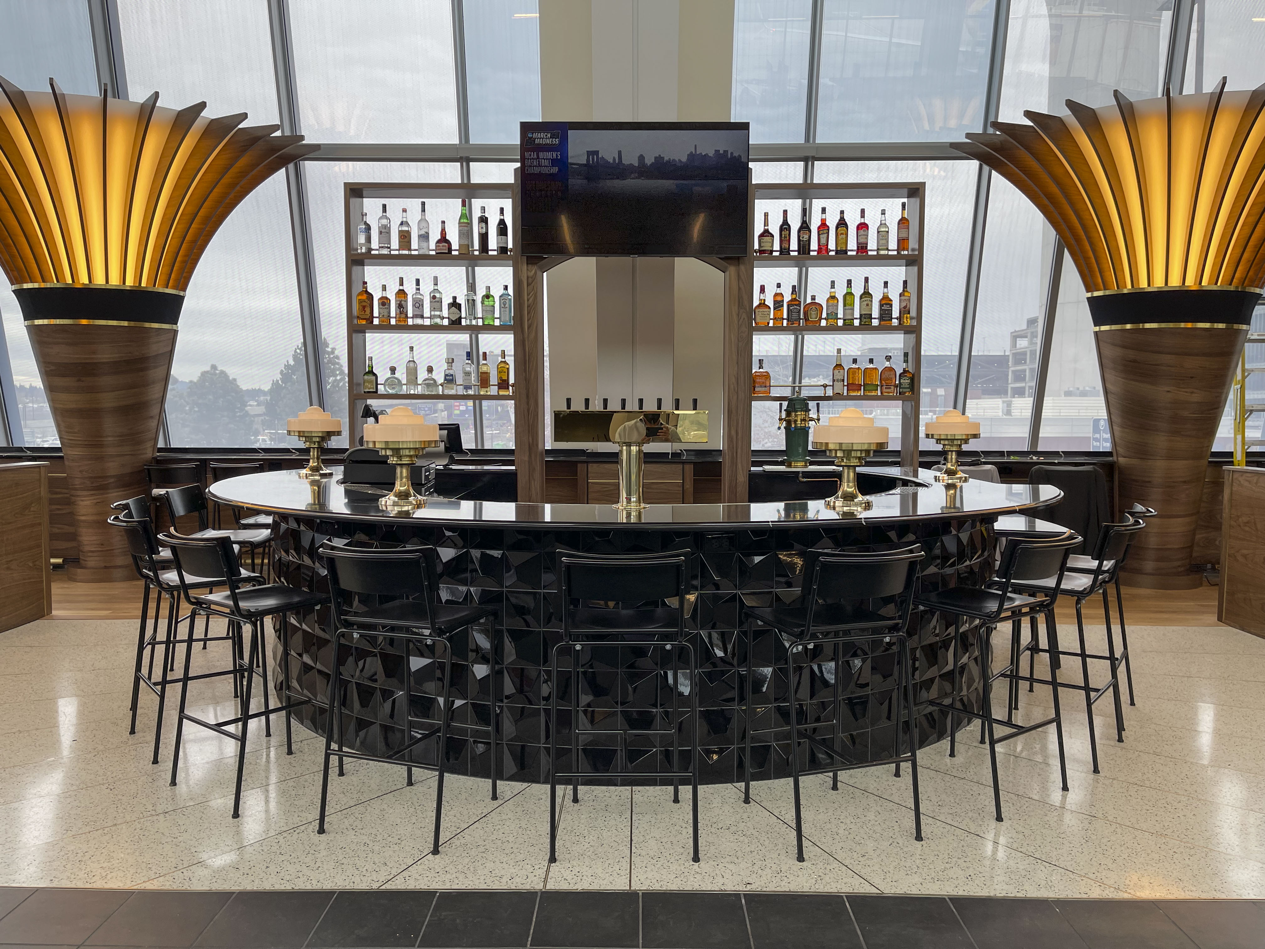 A Women-in-Aviation Themed Bar Opens at Portland International Airport