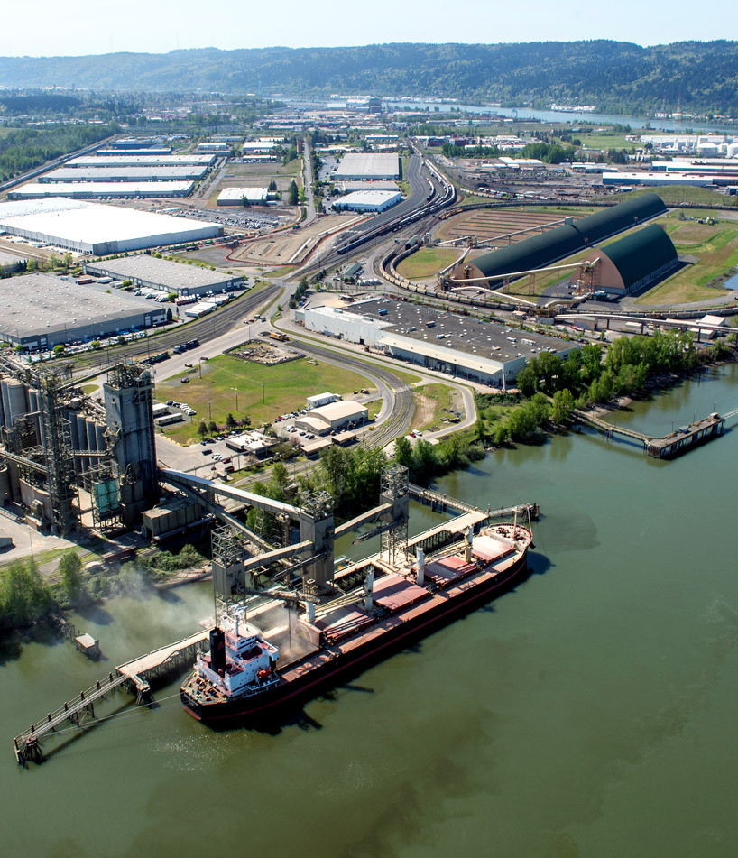 Aerial of Terminal 5 shows Canpotex and drybulk areas near the confluence of the Willamette and Columbia rivers